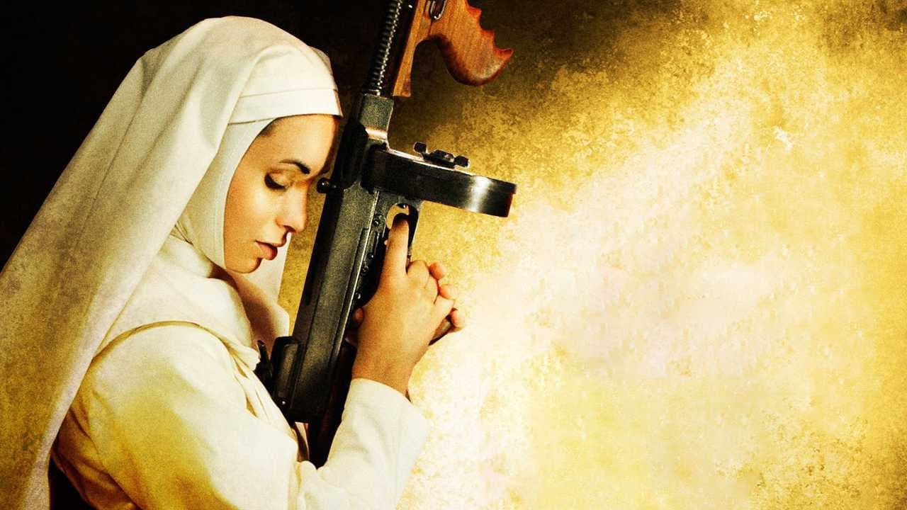 Büyük Silahlarla Çıplak Rahibeler