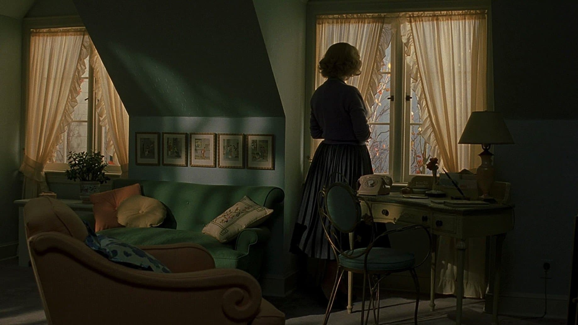 Cennetten Çok Uzakta