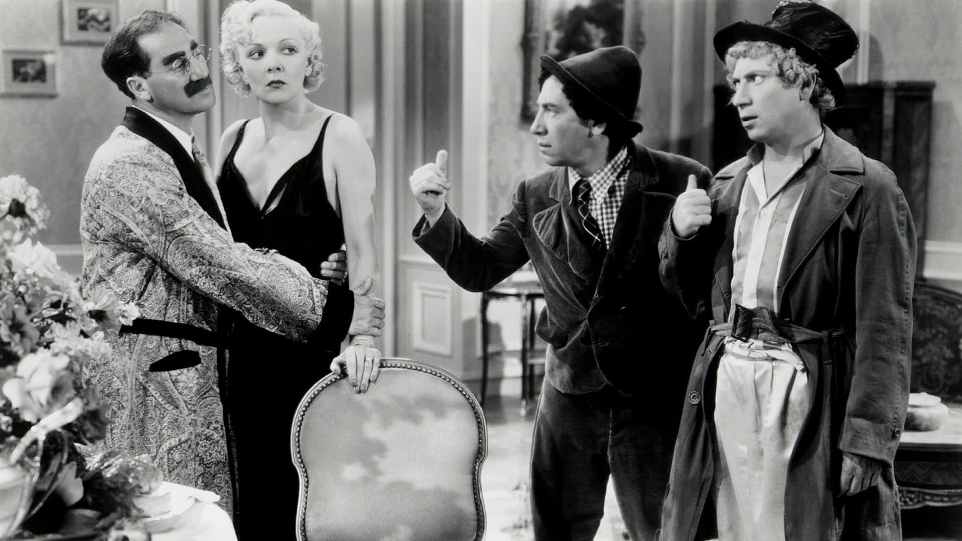 Üç Ahbap Çavuşlar At Yarışlarında Eğleniyor