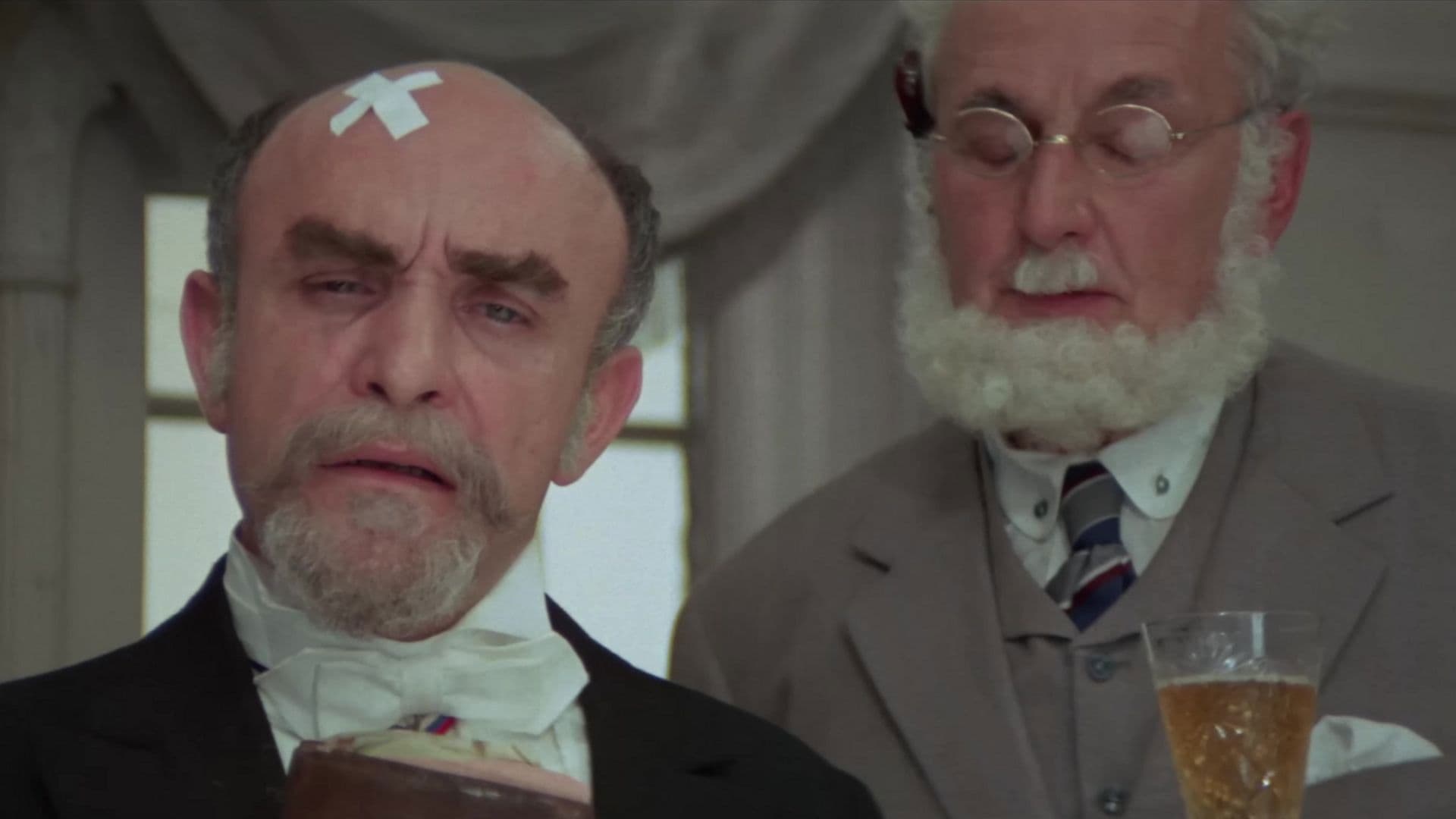 Zor İntikamcılar 3 Rus İmparatorluğu'nun Tacı  veya Yine Zor İntikamcılar  / Yakalanmaz İntikamcılar 3 Rus İmparatorluğu'nun Tacı  veya Yine Yakalanmaz İntikamcılar